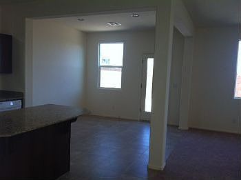 4th image of 7426 Morisset Ave