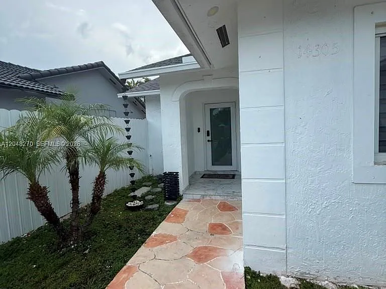 14305 SW 182nd Ter — Photo 9