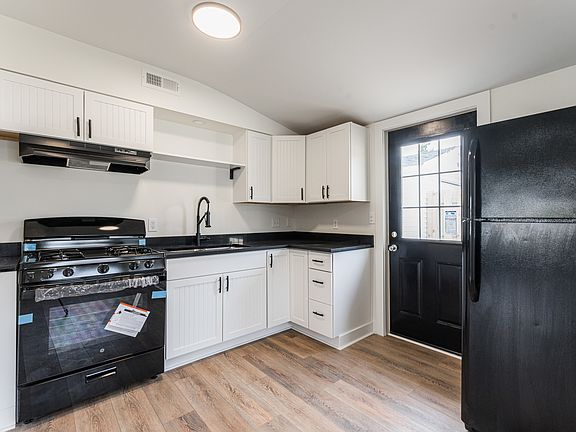 5th image of 131 Home Dr