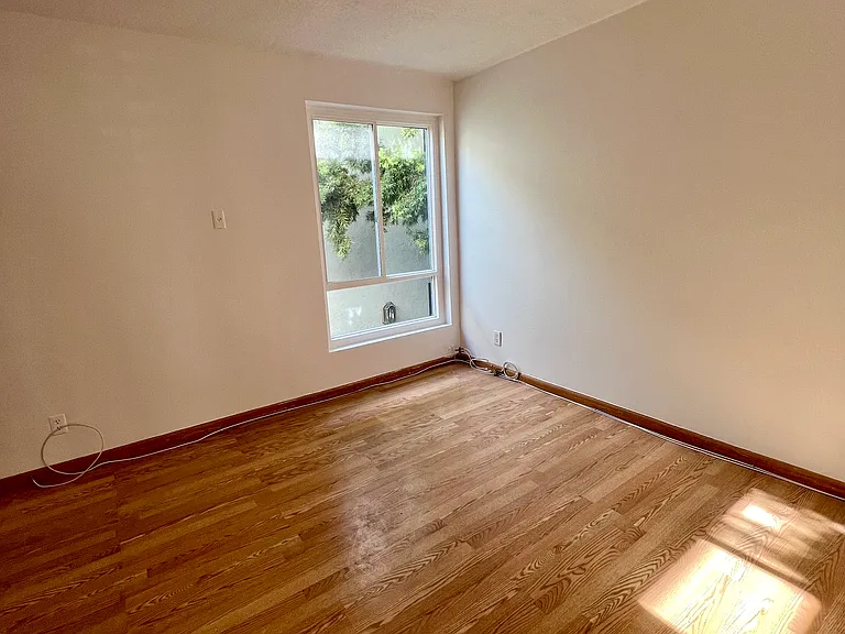 608 Idaho Ave #7 — Photo 5