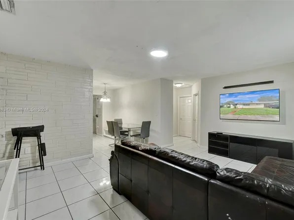 741 NW 175th Dr, Miami Gardens, FL 33169