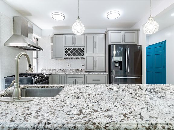 3rd image of 3335 Perry Avenue