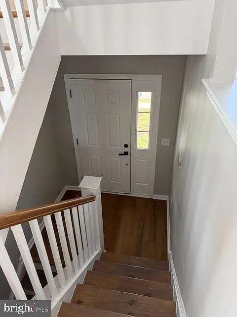 3 bed, 2.5 bath, 2072 sqft, $2,450 — Photo 2