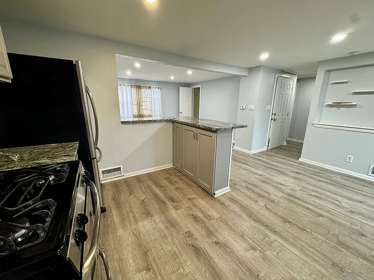 347 E 29th St #2 — Photo 6