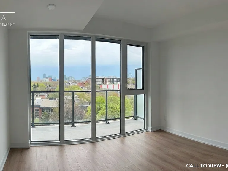 500 Dupont St #606 — Photo 5