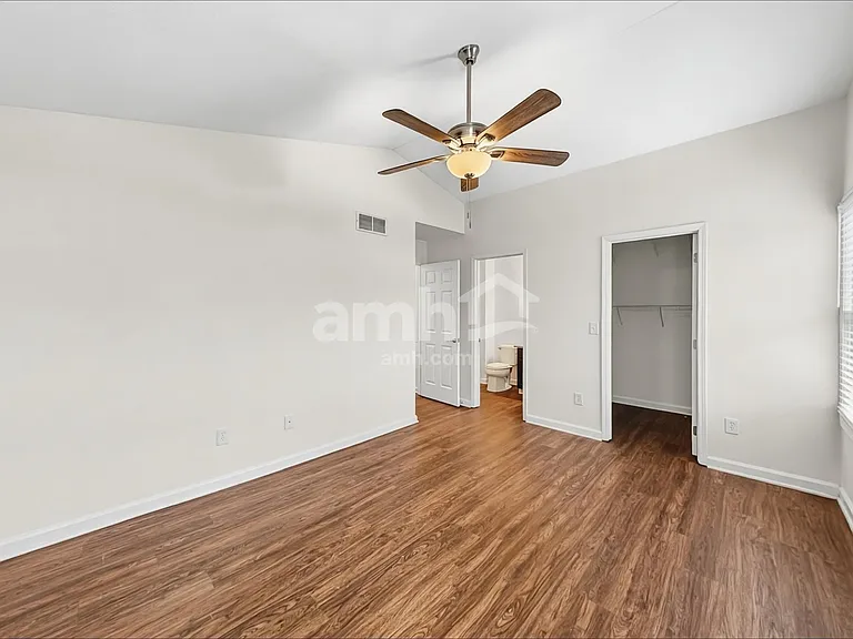 5545 Stevens Dr — Photo 10