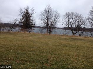 12719 314th St, Lindstrom, MN 55045