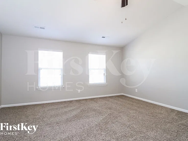 1438 Waverly St — Photo 7