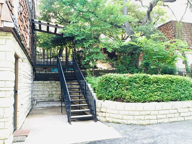 1700 E Side Dr #B — Photo 15