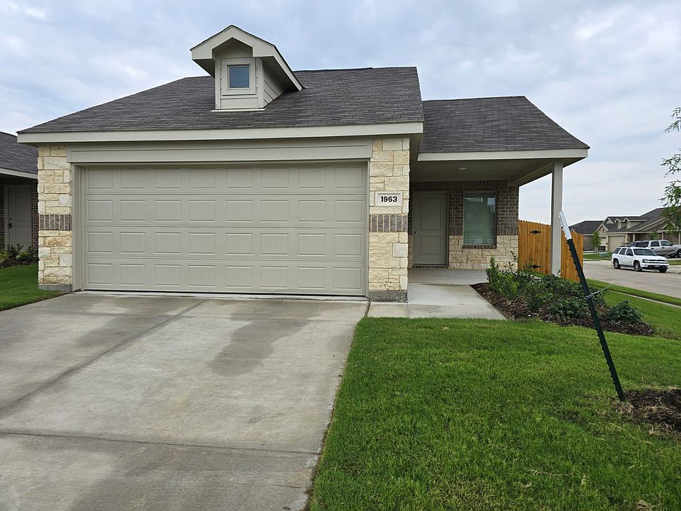 1st image of 1963 Aves Glen Ln