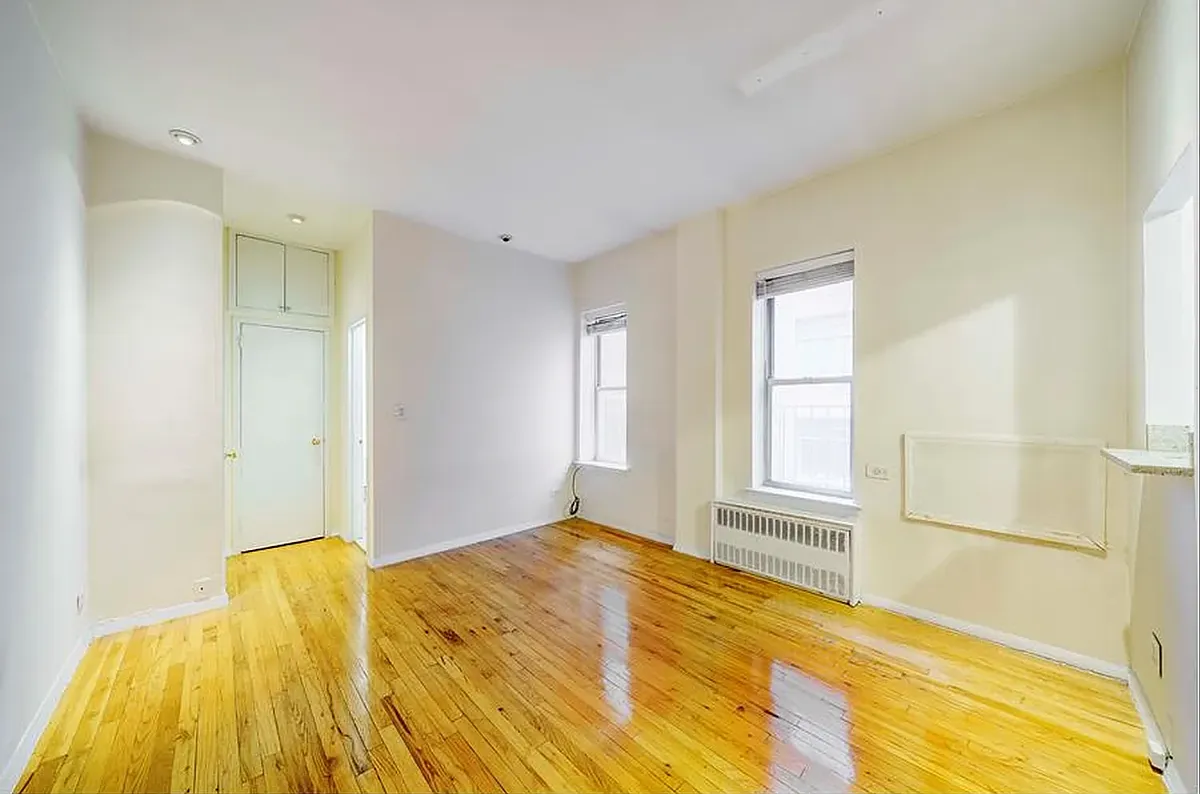 Building Photo - 144 E 22nd St #6G
