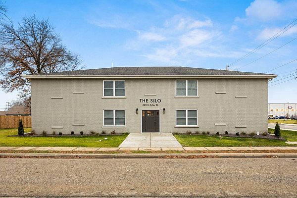 1st image of 300 E Tyler St #6