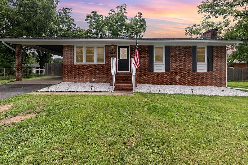 1st image of 203 Pecan Ln