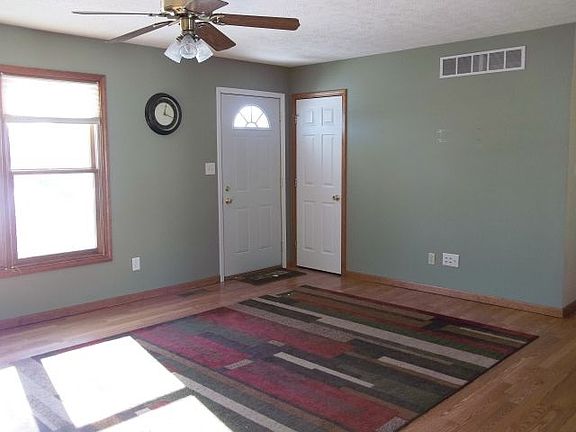 3rd image of 20671 Meadow Ln