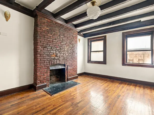 113 West 15th Street image 1 of 5