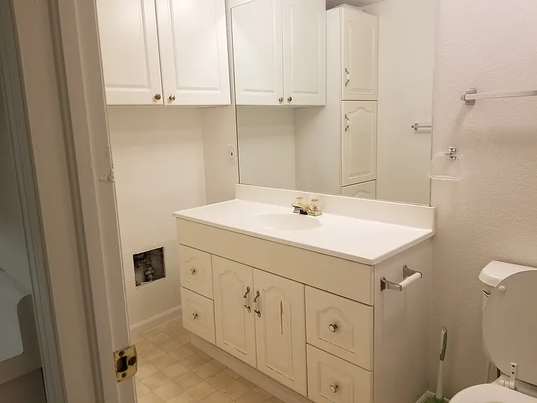 2 bed, 1.0 bath, 840 sqft, $1,150 — Photo 10
