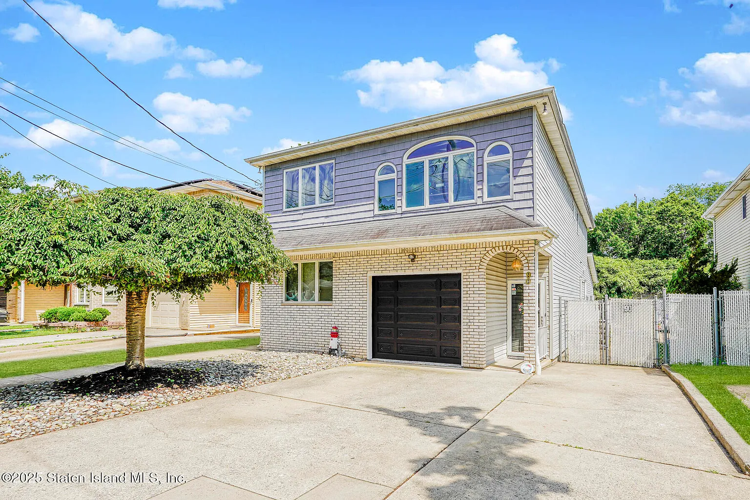 90 Hawley Ave photo 1