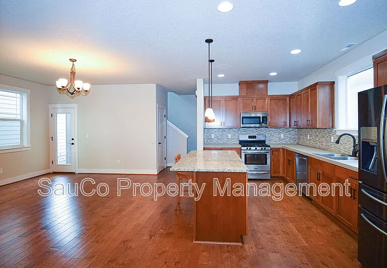 14983 NW Cosmos St — Photo 2