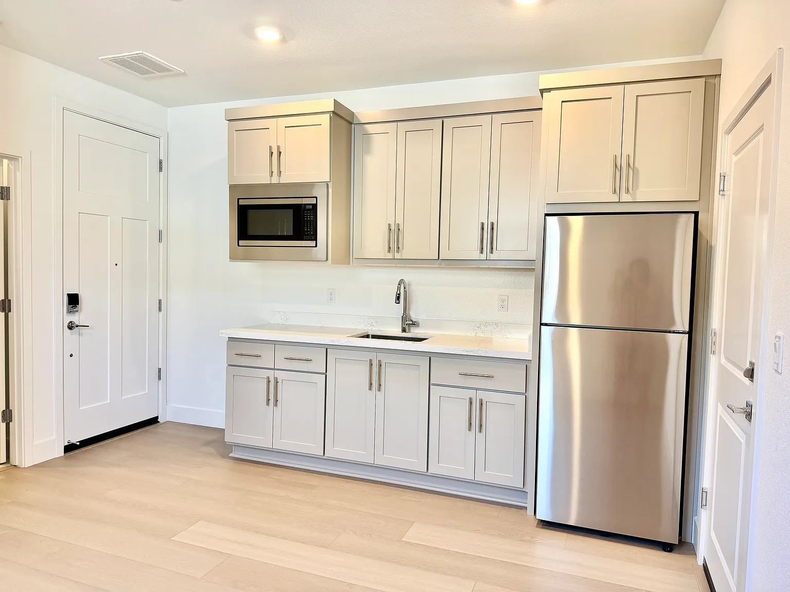 1 bed, 500 sqft, $1,749 — Photo 4