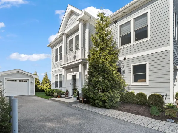 19 Island Point #19, Bronx, NY 10464