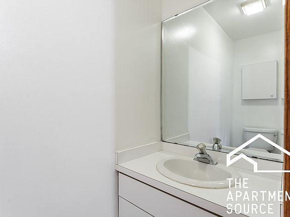4th image of 925 W Lawrence Ave #D