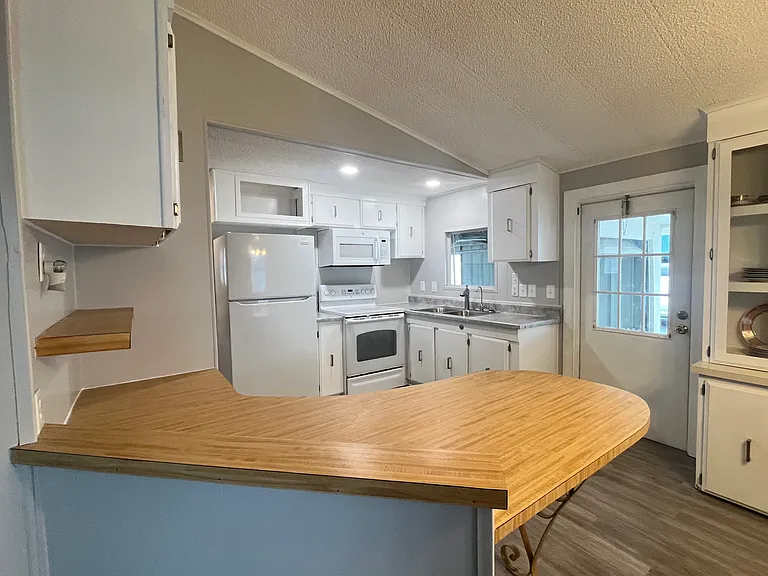6111 Easy Dr — Photo 24