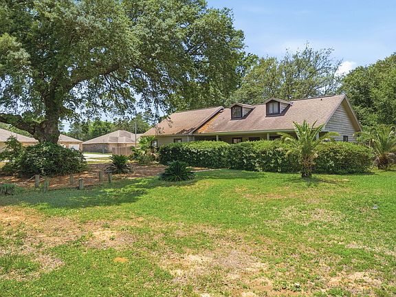 2nd image of 2725 Sherwood Dr