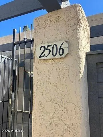 2 bed, 2.0 bath, 987 sqft, $1,750 — Photo 2