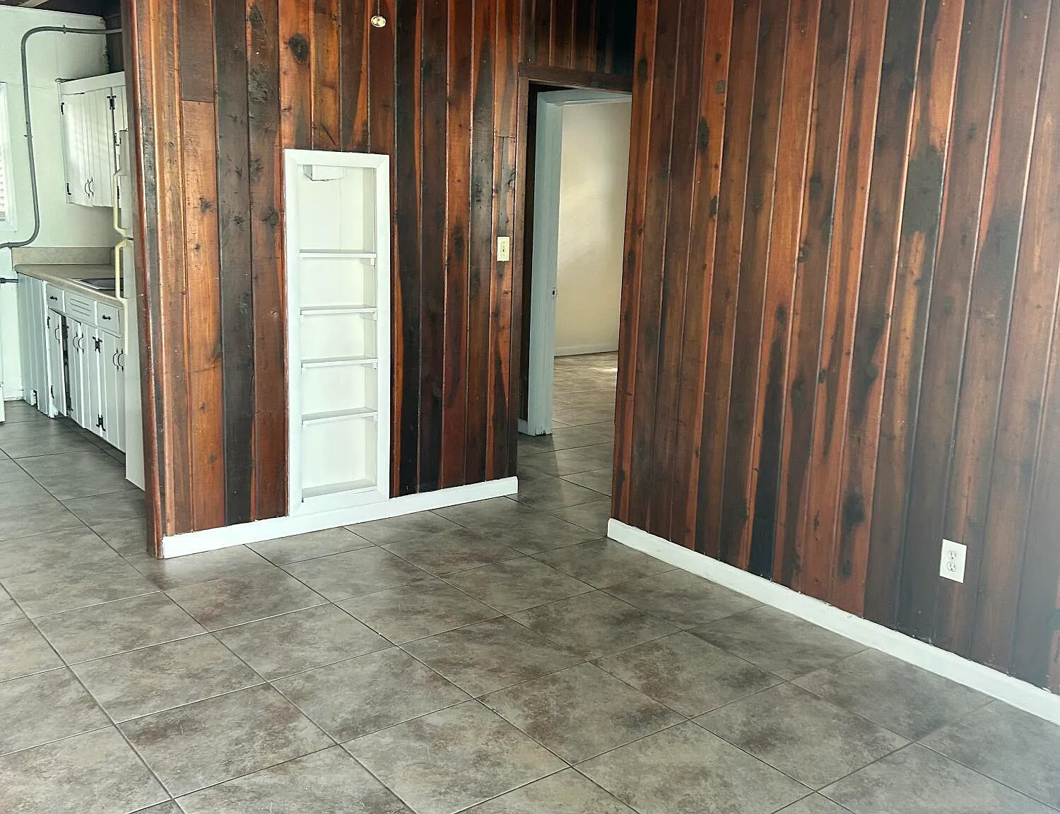 2 bed, 1.0 bath, 676 sqft, $1,500 — Photo 2