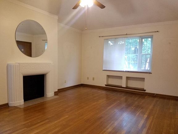 3rd image of 1451 Ashland Ave APT D