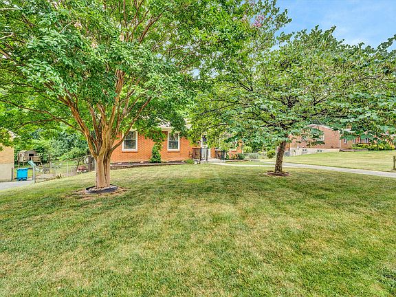 3rd image of 909 Hartsook Blvd SE