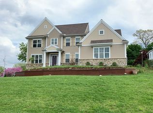 525 Garnet Ln, Lititz, PA 17543