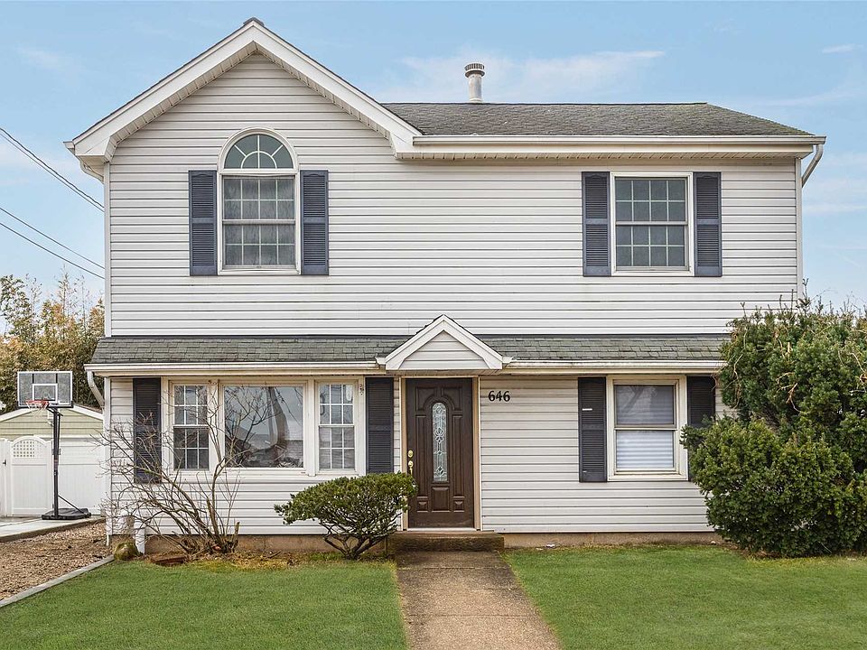 1st image of 646 Barnes Ave