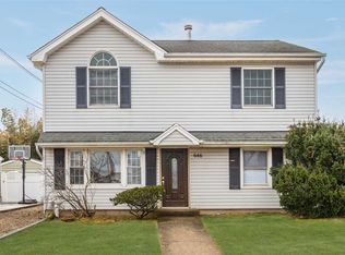 646 Barnes Ave, Baldwin, NY 11510