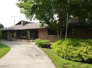 991 Lake Shore Dr E, Hebron, OH 43025