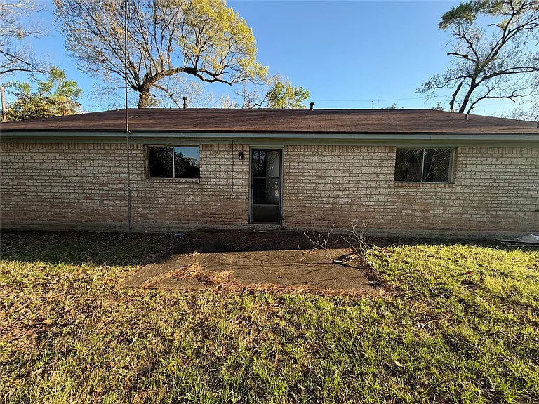 3310 Forest Glen St — Photo 16