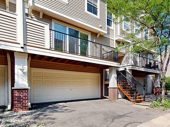 Garage and deck space
