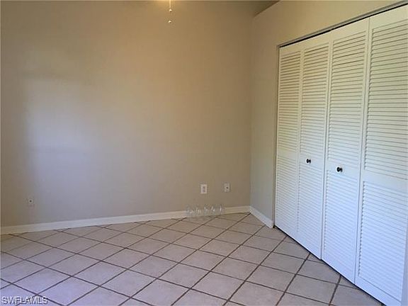 5th image of 4028 Royal Wood Blvd