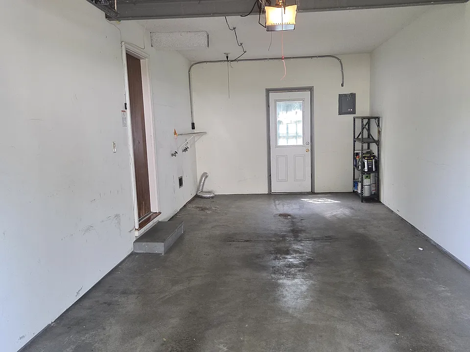 3507 NE 67th Ter
