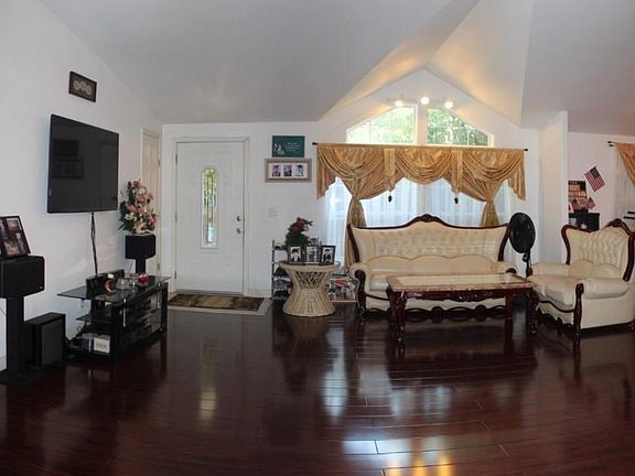 3rd image of 838 Spindrift Way #838