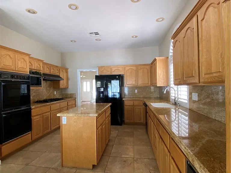 7816 Waterfalls Ave — Photo 12