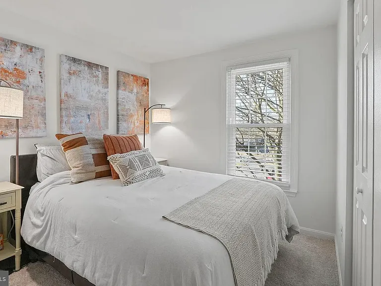 7680 Wolford Way — Photo 16