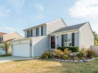 514 Southwood Cir, Streamwood, IL