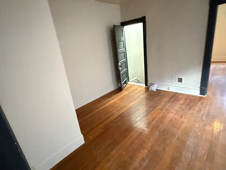 4637 Oregon Ave #2F — Photo 7