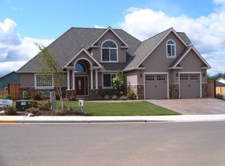 2050 Bluegrass Dr, Central Pt, OR 97502