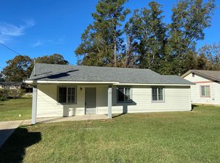 908 10th St, McComb, MS 39648