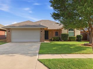 604 Apple Tree Ln, Moore, OK 73160