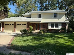 21414 Shamrock Cir, Elkhorn, NE 68022