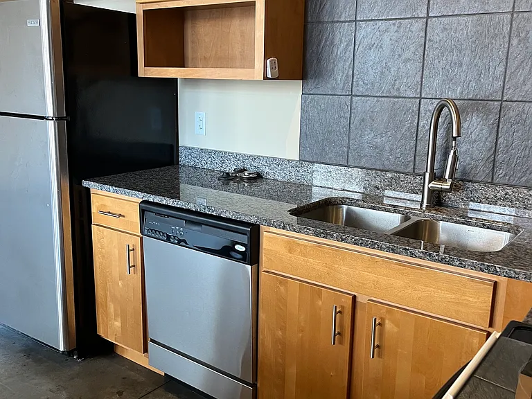 1114 Lucas Ave #408 — Photo 3