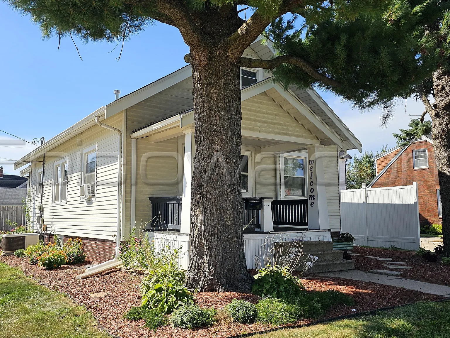 148 Bowling Street SW - 1 — Photo 2